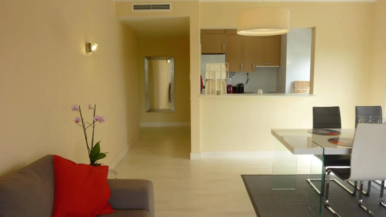Beachfront Seaview Litoralmar Apt, Fast Wifi, Airco, Pool, Private Parking Apartment Portimao 0*,