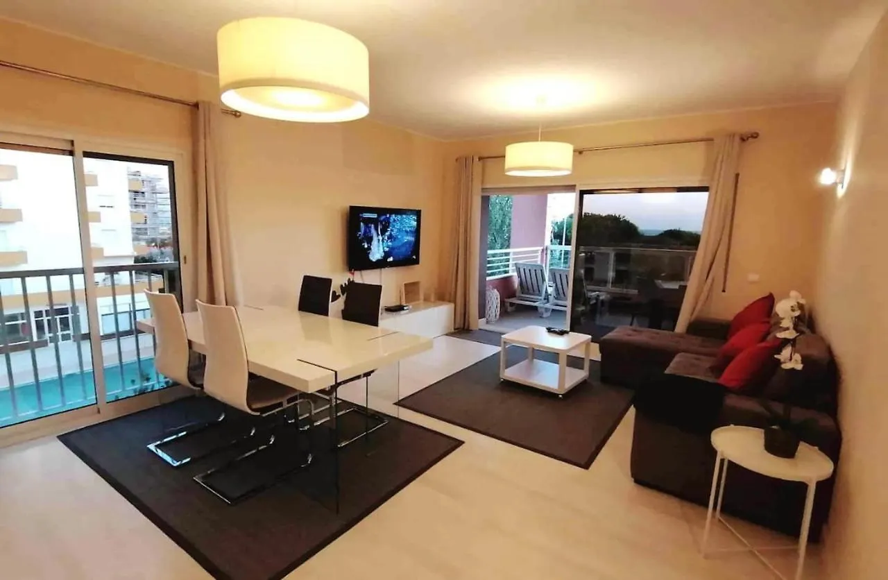 Beachfront Seaview Litoralmar Apt, Fast Wifi, Airco, Pool, Private Parking Portimao Apartment