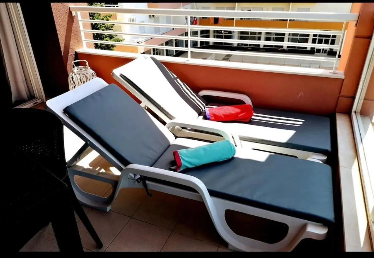 Beachfront Seaview Litoralmar Apt, Fast Wifi, Airco, Pool, Private Parking بورتيماو 0*,  البرتغال