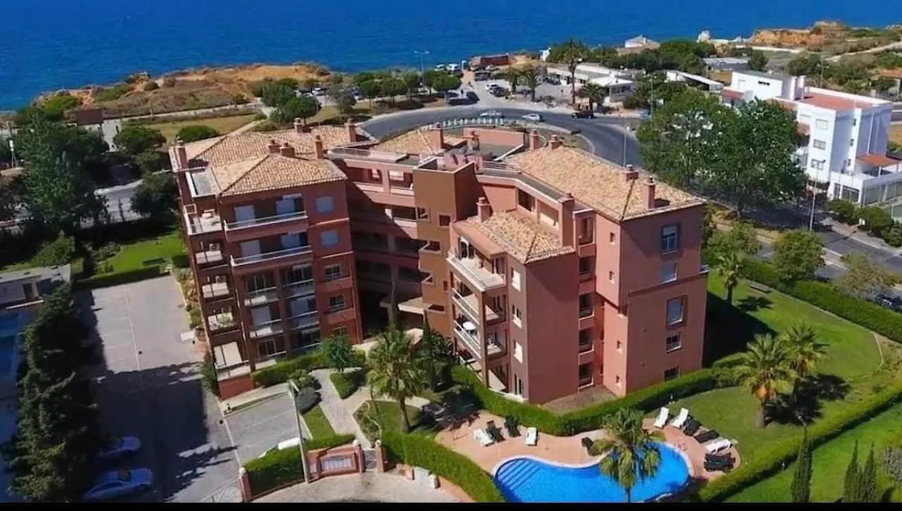 Beachfront Seaview Litoralmar Apt, Fast Wifi, Airco, Pool, Private Parking بورتيماو