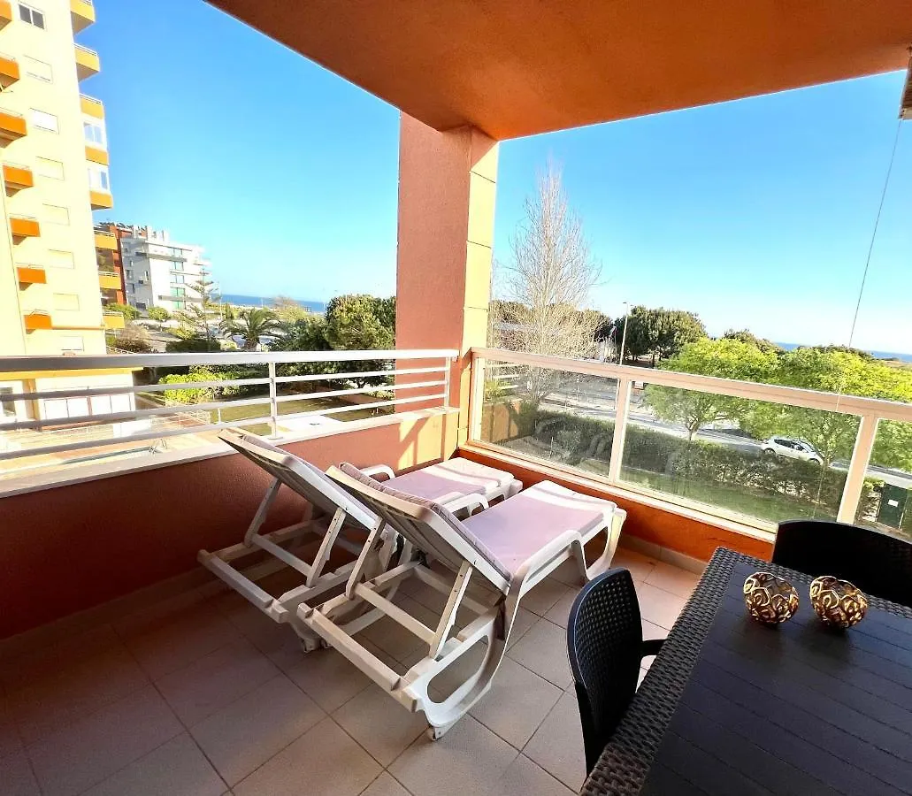 Beachfront Seaview Litoralmar Apt, Fast Wifi, Airco, Pool, Private Parking بورتيماو شقة